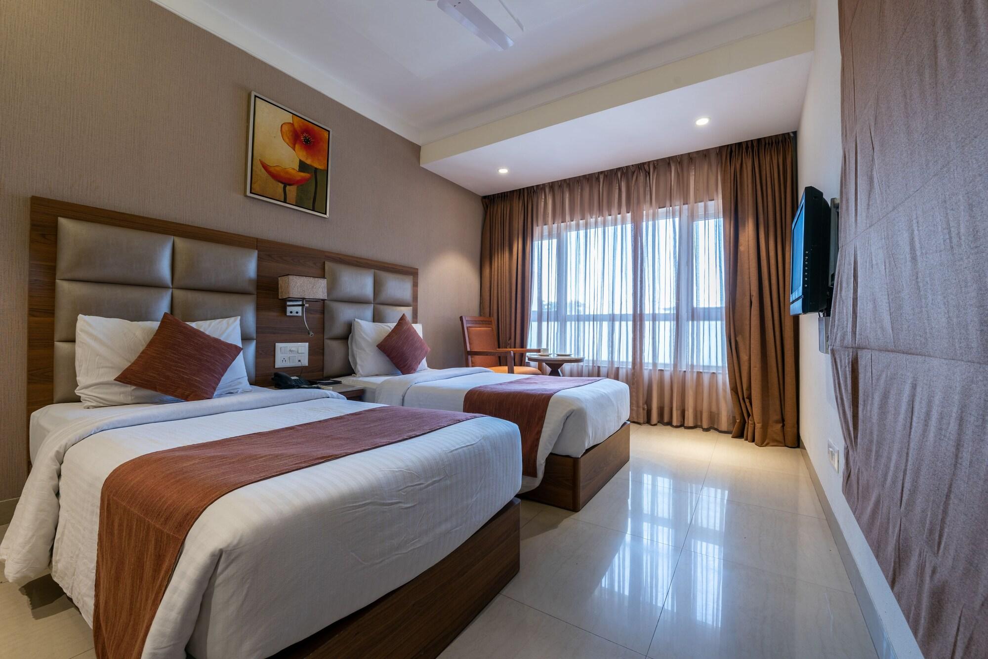 Hotel Treebo Trend Surya Nashik Zewnętrze zdjęcie