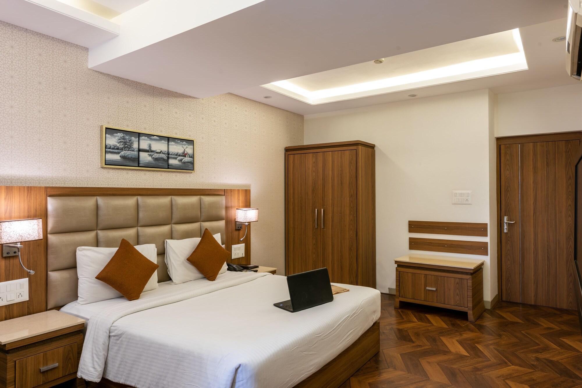 Hotel Treebo Trend Surya Nashik Zewnętrze zdjęcie