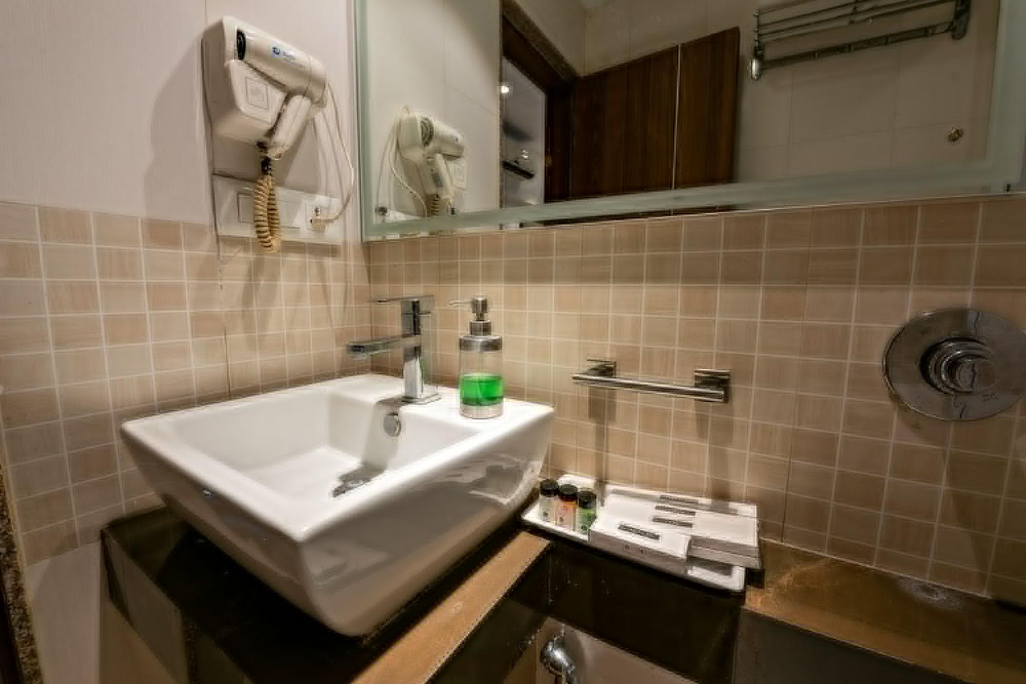 Hotel Treebo Trend Surya Nashik Zewnętrze zdjęcie