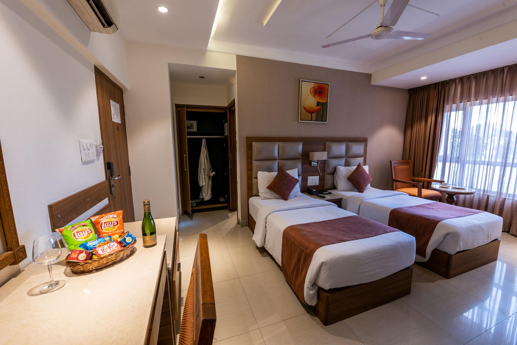 Hotel Treebo Trend Surya Nashik Zewnętrze zdjęcie