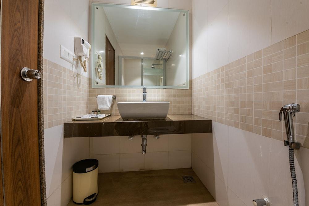 Hotel Treebo Trend Surya Nashik Zewnętrze zdjęcie