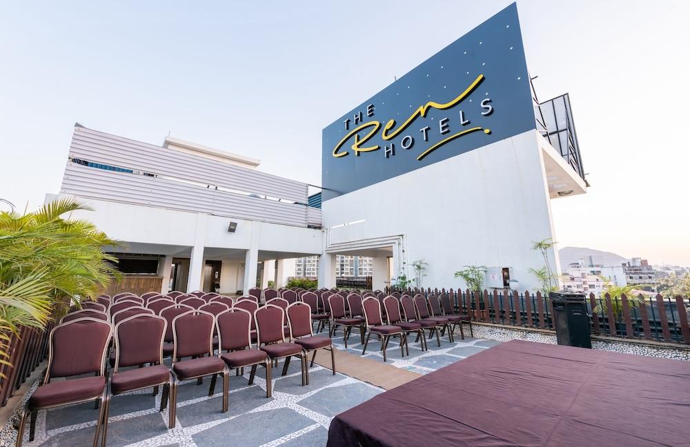 Hotel Treebo Trend Surya Nashik Zewnętrze zdjęcie