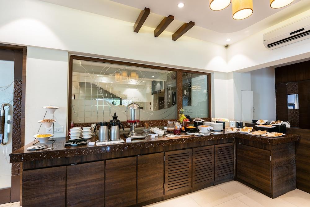 Hotel Treebo Trend Surya Nashik Zewnętrze zdjęcie
