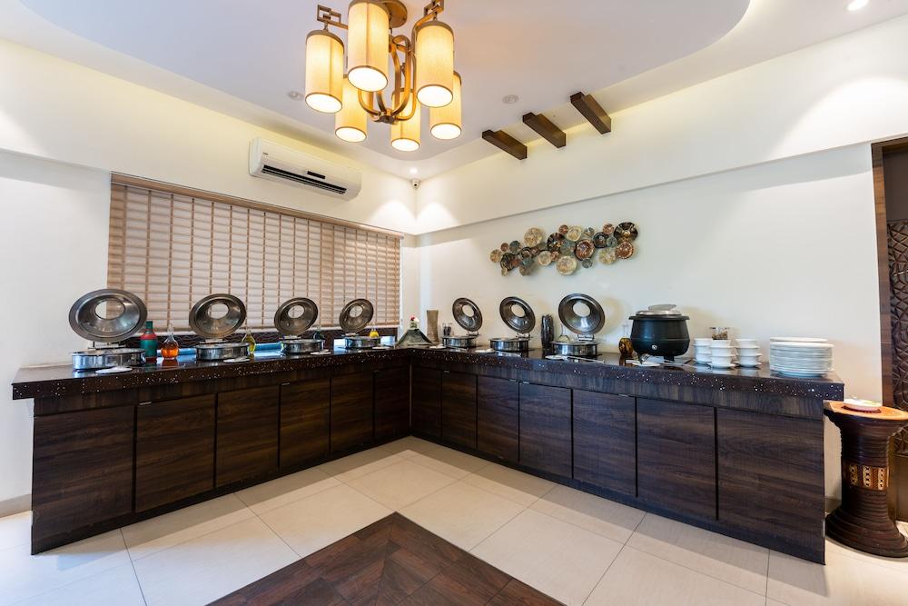 Hotel Treebo Trend Surya Nashik Zewnętrze zdjęcie