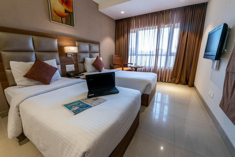 Hotel Treebo Trend Surya Nashik Zewnętrze zdjęcie