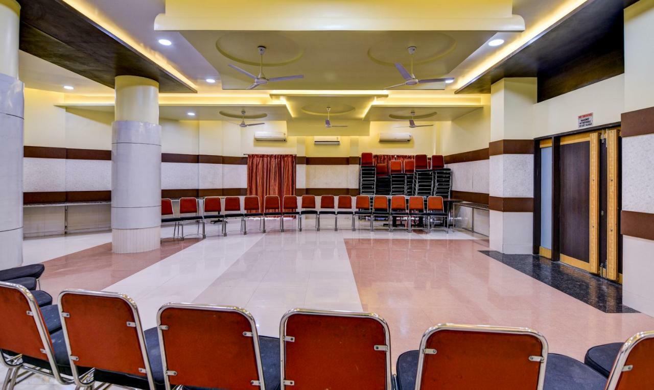 Hotel Treebo Trend Surya Nashik Zewnętrze zdjęcie