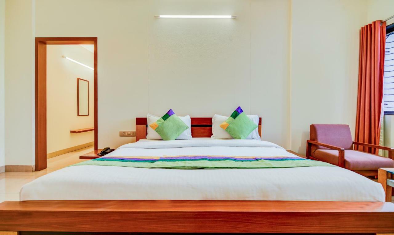 Hotel Treebo Trend Surya Nashik Zewnętrze zdjęcie