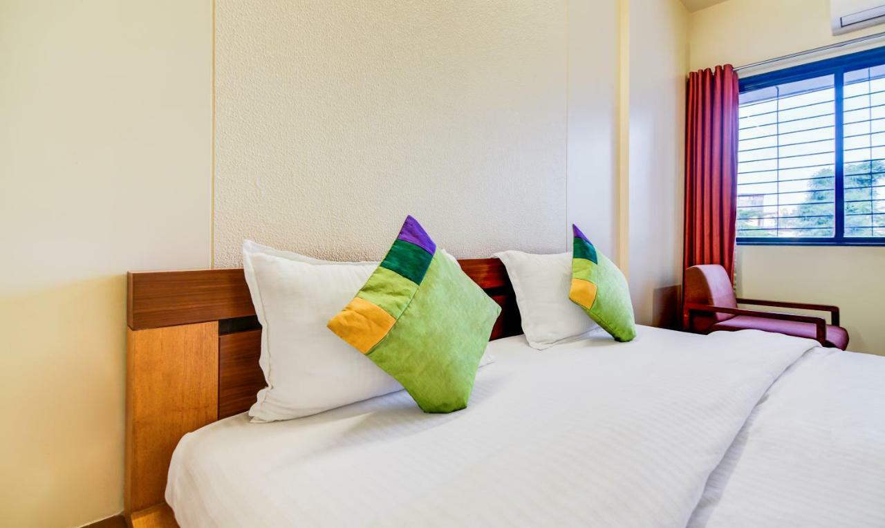 Hotel Treebo Trend Surya Nashik Zewnętrze zdjęcie